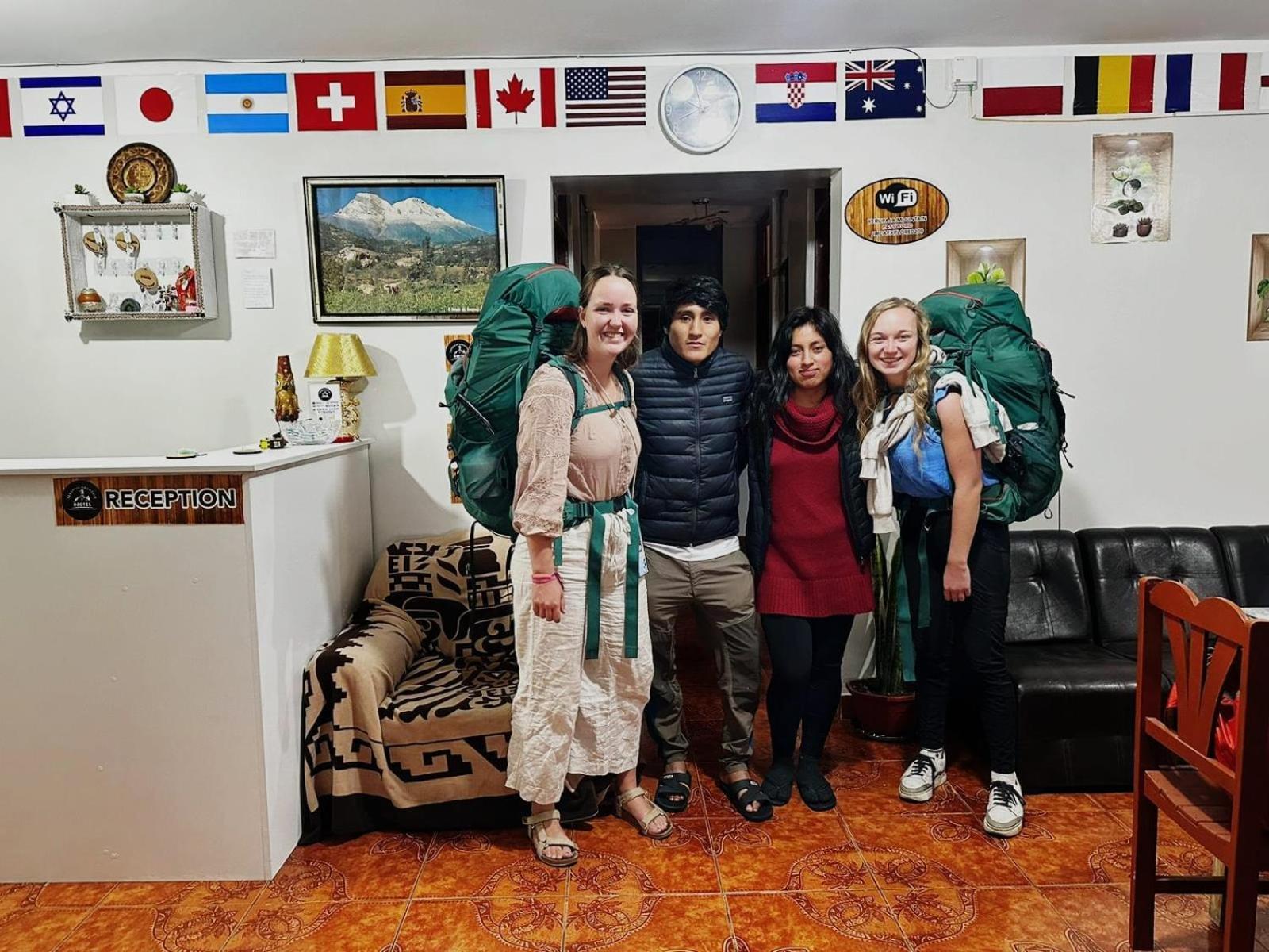 Yerupaja Mountain Hostel ワラス エクステリア 写真