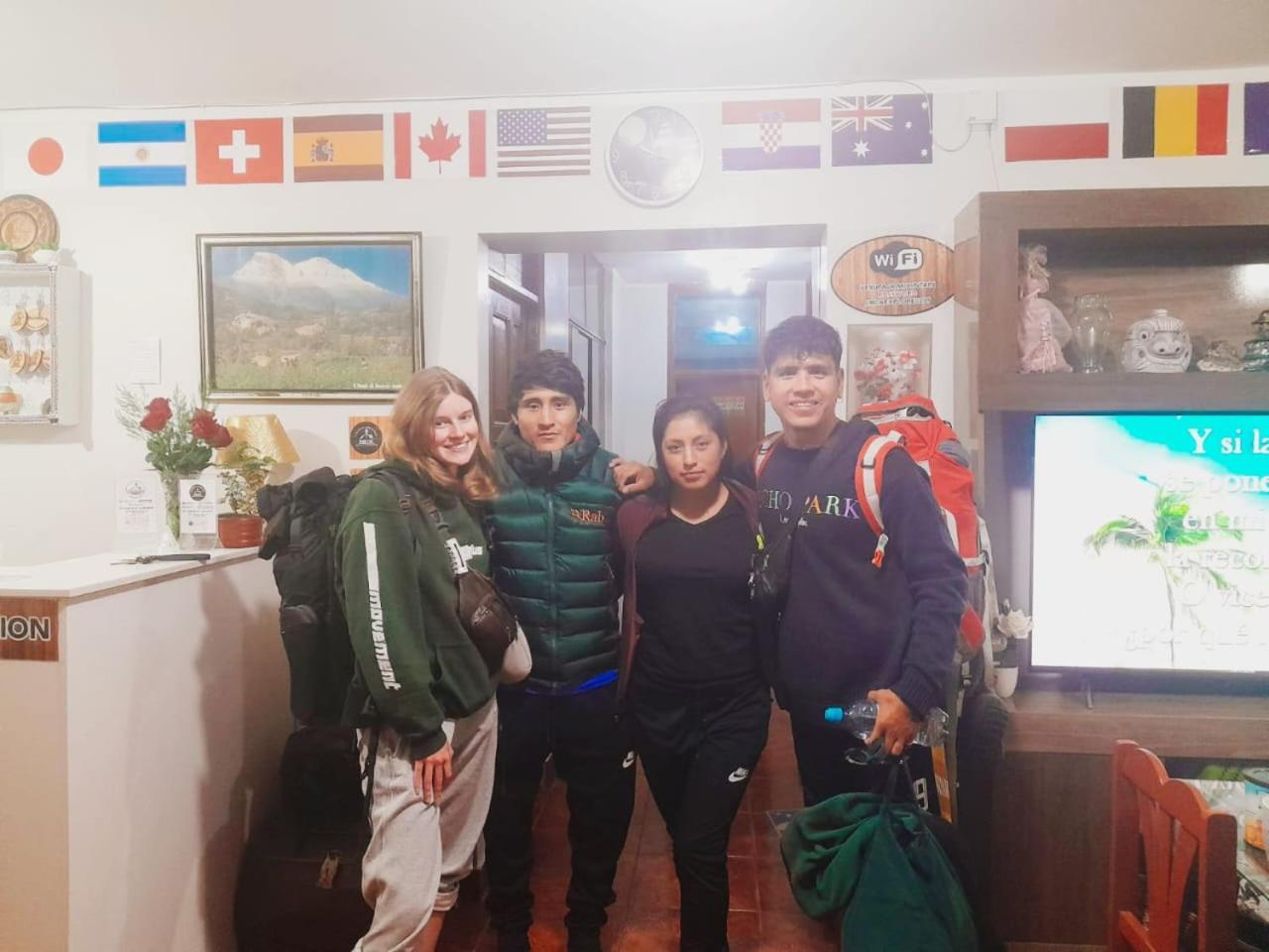 Yerupaja Mountain Hostel ワラス エクステリア 写真
